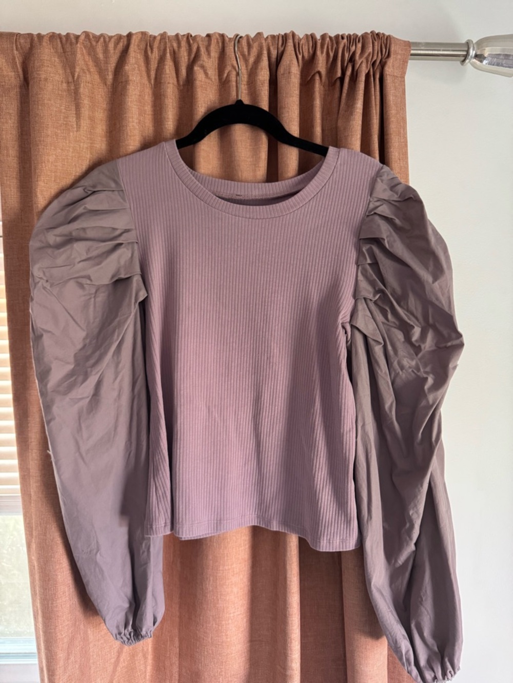 Anthroplogie puff sleeve top